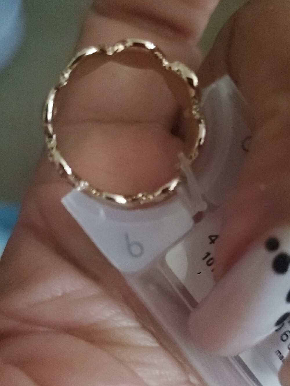 Gold Tone Textured Disc Band Ring - Women Jewelry Size 6 - Picture 4 of 4